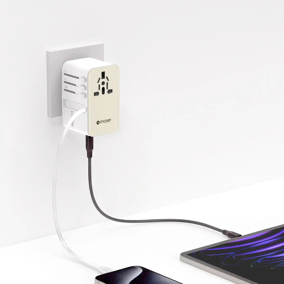 หัวแปลงปลั๊กไฟ Mazer M-IFTravel370-WT Travel 2400W PD70W 2USB