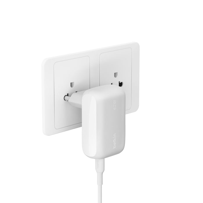 Adapter Belkin BoostCharge Dual Wall Charger 42W (WCB009thWH)