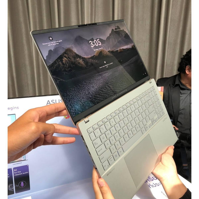 โน๊ตบุ๊ค Asus Vivobook S 15 OLED S5507QA-MA966WF Snapdragon สีเงิน (Pre-Order) (ตัวเทสเก็บไว้) - SpeedCom